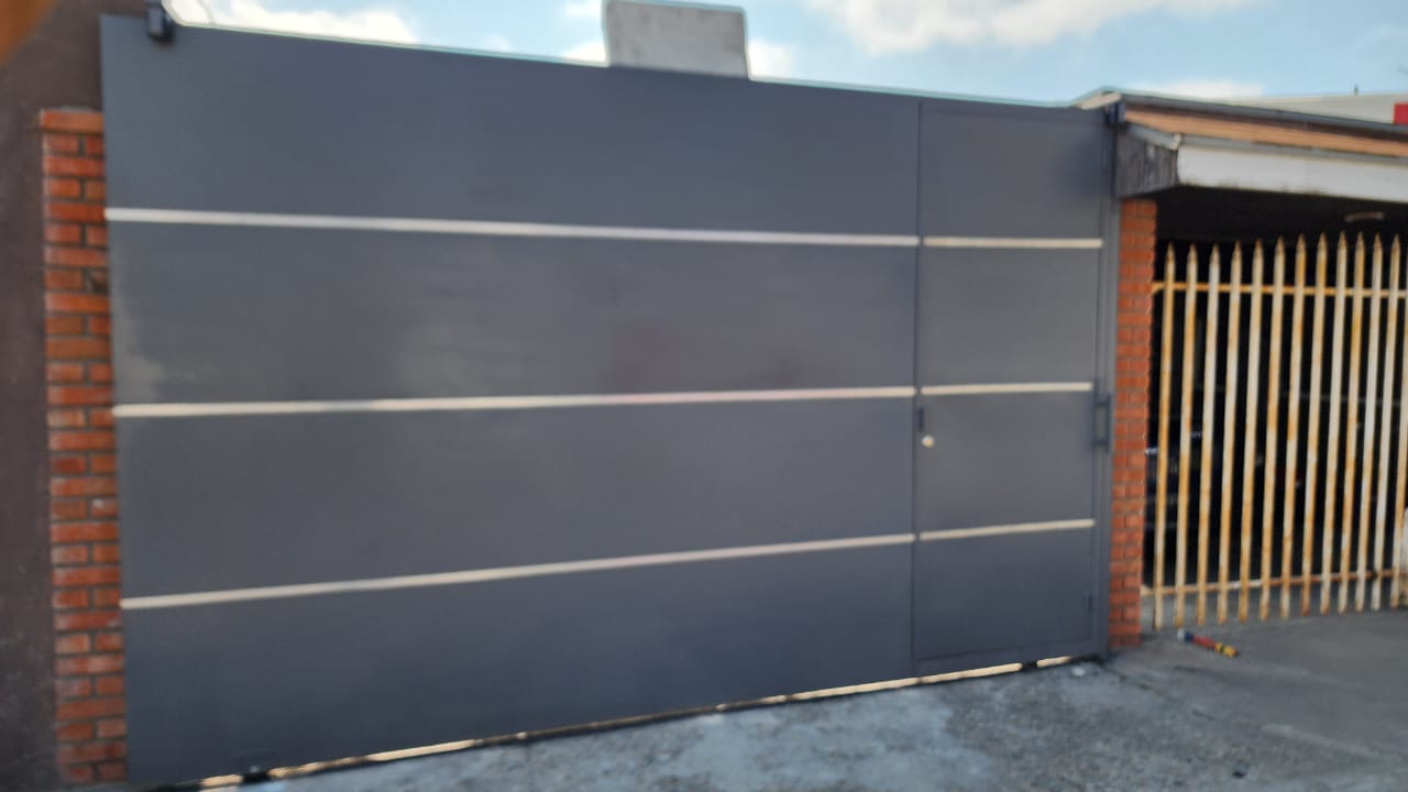 Portón liso decorativo