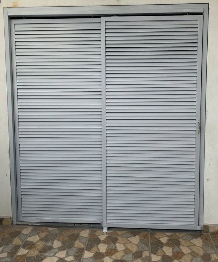 Portón tipo louver